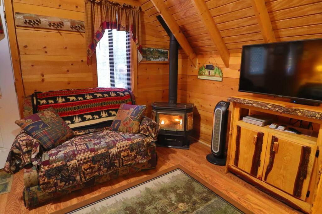 Cute Updated Mountain Cabin Fireplace #3 Helen Exterior foto